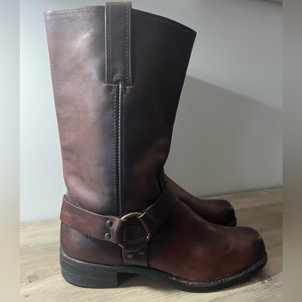 FRYE Harness 12R Men's Boots Size 10 D Dark Brown Distressed Leather New